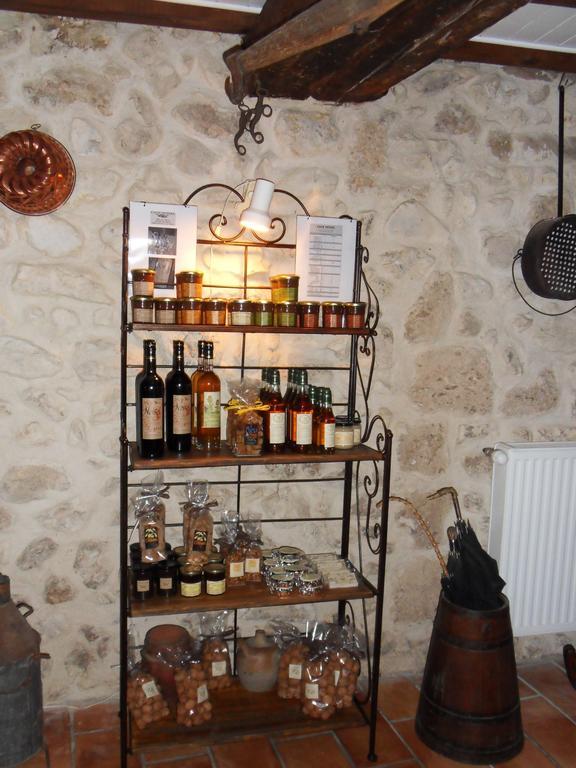 L'Estapade Des Tourelons Bed & Breakfast Saint Jean en Royans Bagian luar foto