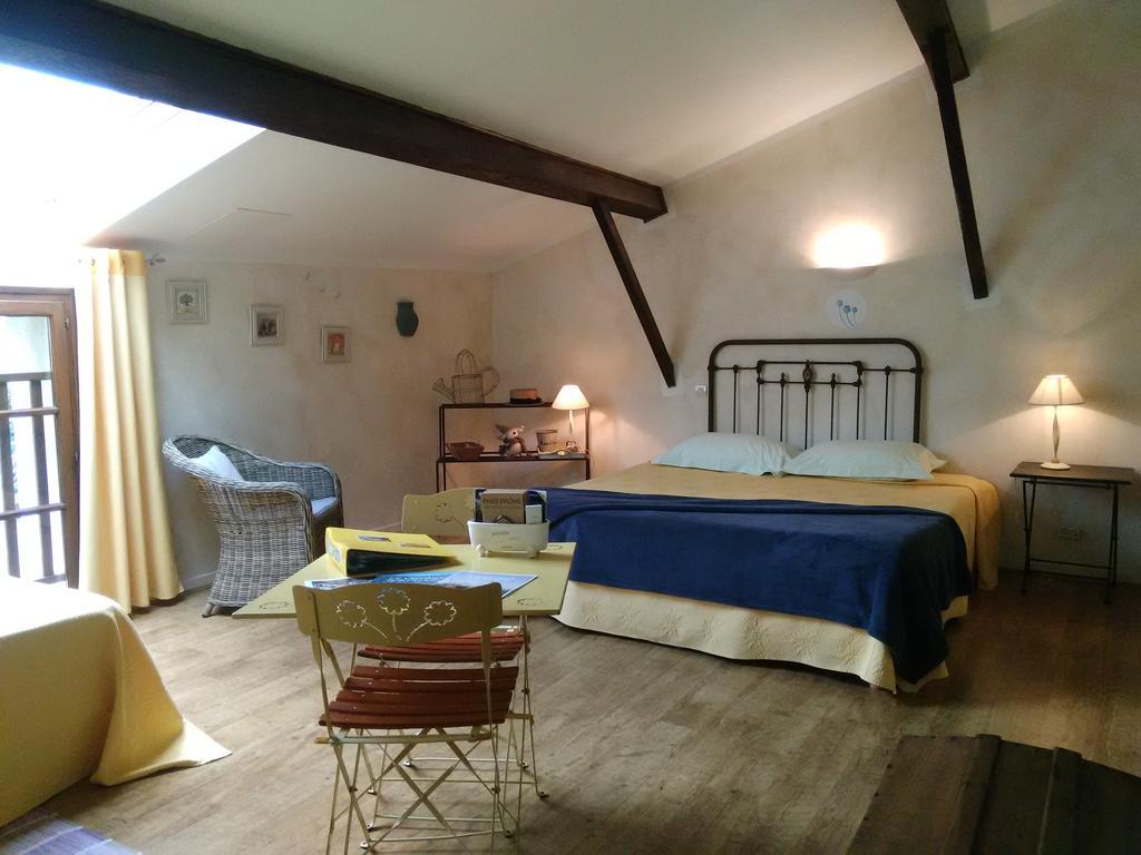 L'Estapade Des Tourelons Bed & Breakfast Saint Jean en Royans Bagian luar foto