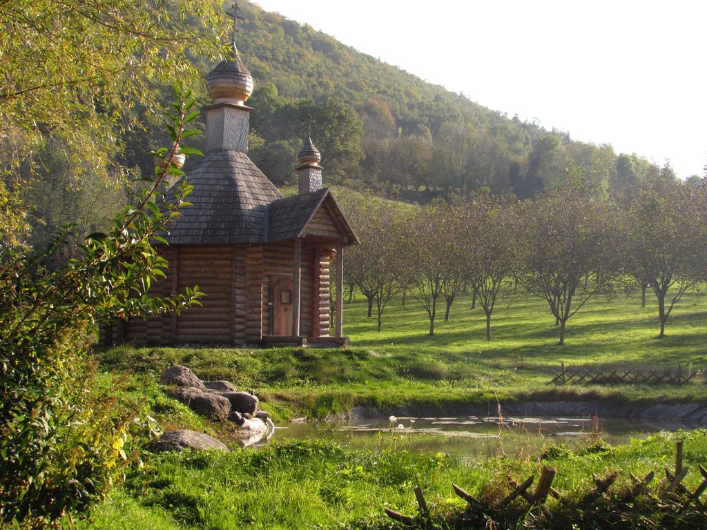 L'Estapade Des Tourelons Bed & Breakfast Saint Jean en Royans Bagian luar foto