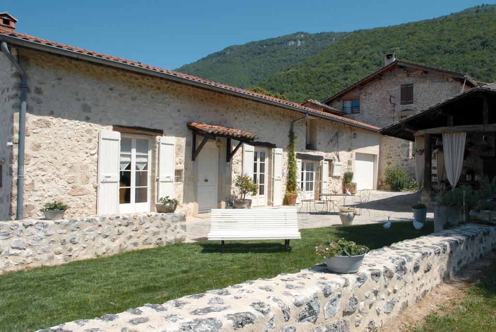 L'Estapade Des Tourelons Bed & Breakfast Saint Jean en Royans Bagian luar foto